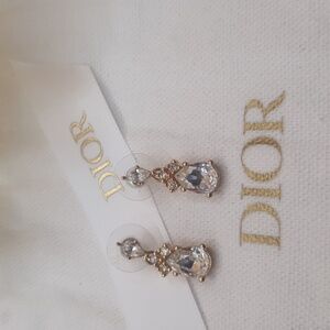☘️Christian Dior Rhinestone Crystal Dangle Drop Earrings W/Dior dustbag -EUC-